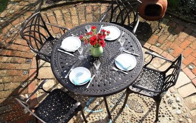 Test du salon de jardin Lazy Susan Alice : un design intemporel en bronze